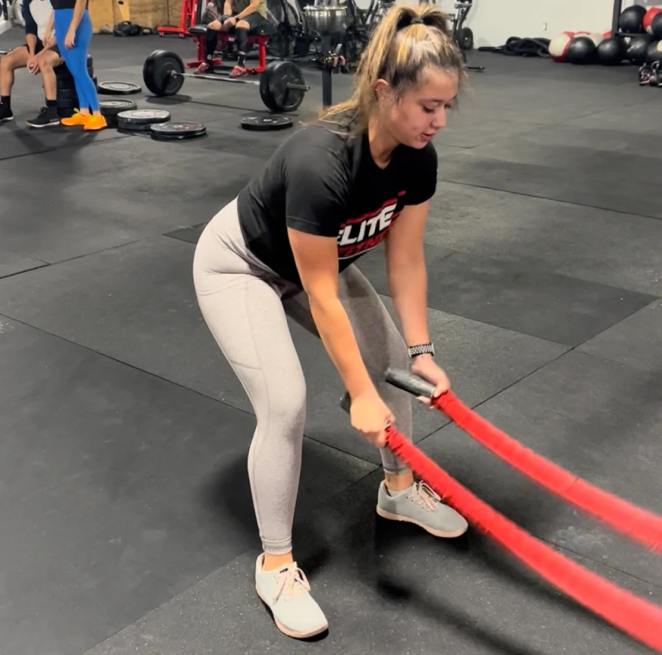 Woman working out at the Elite Fitness